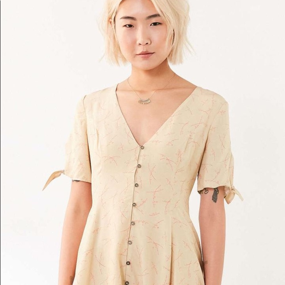 Kimchi Blue Sally Sue Tie Sleeve Mini Dress